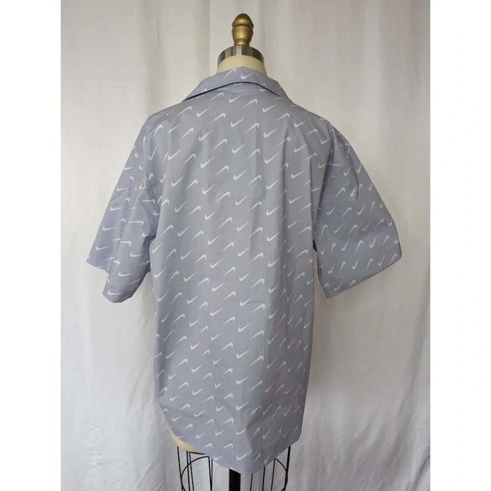 Nike Women's Button Up Top Size Medium Golf Gorpcore AOP Career Athleisure NEW‎